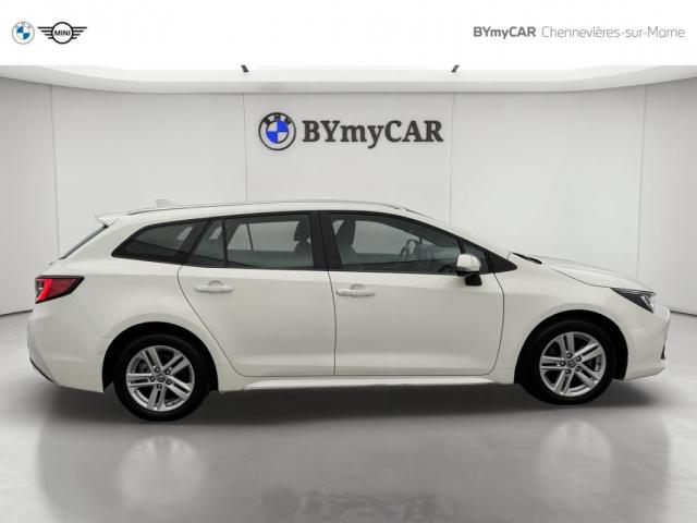 Toyota Corolla Touring Sports image 2