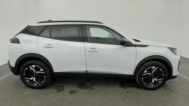 Peugeot 2008 image 2