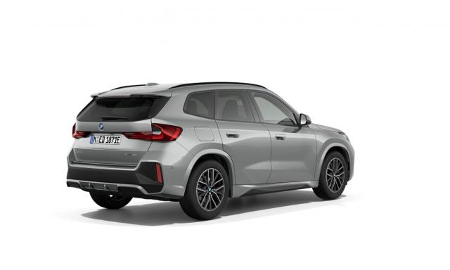 Bmw Ix1 image 8