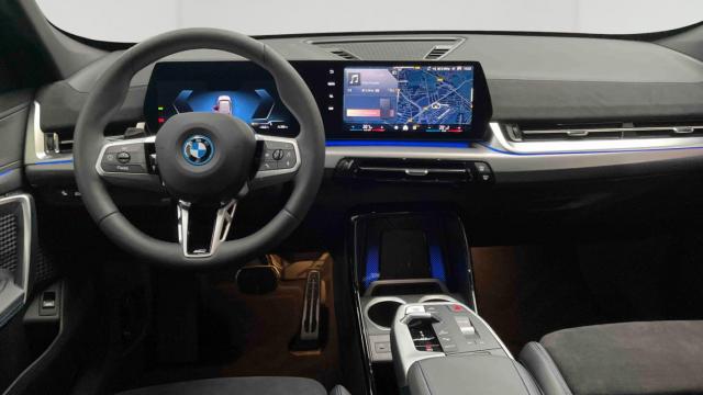 Bmw Ix1 image 4