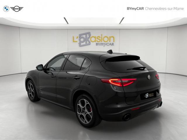 Alfa Romeo Stelvio image 9