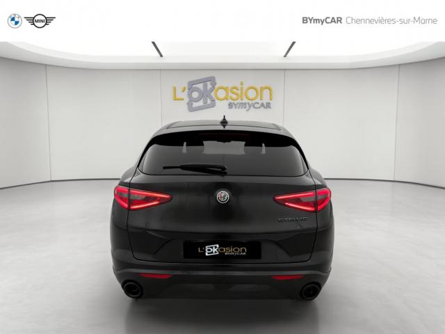 Alfa Romeo Stelvio image 1