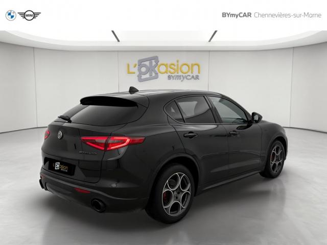 Alfa Romeo Stelvio image 2