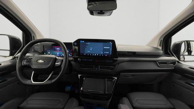 Ford Tourneo image 1