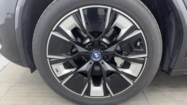 Bmw Ix3 image 9