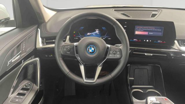 Bmw Ix1 image 2