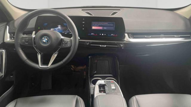 Bmw Ix1 image 3