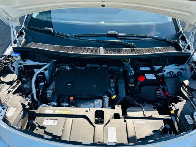 Peugeot 3008 image 2