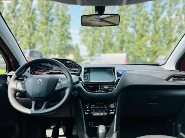 Peugeot 208 image 1