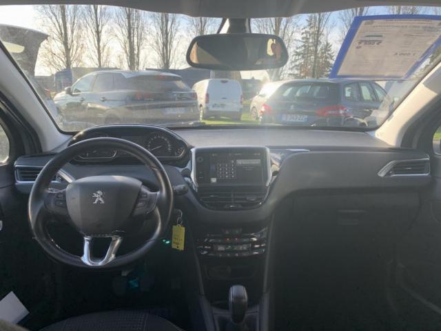 Peugeot 208 image 9