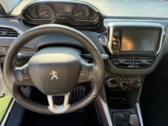 Peugeot 2008 image 3