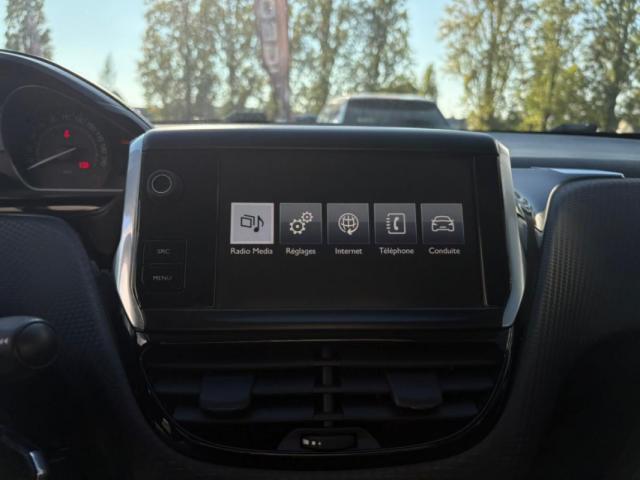 Peugeot 2008 image 1