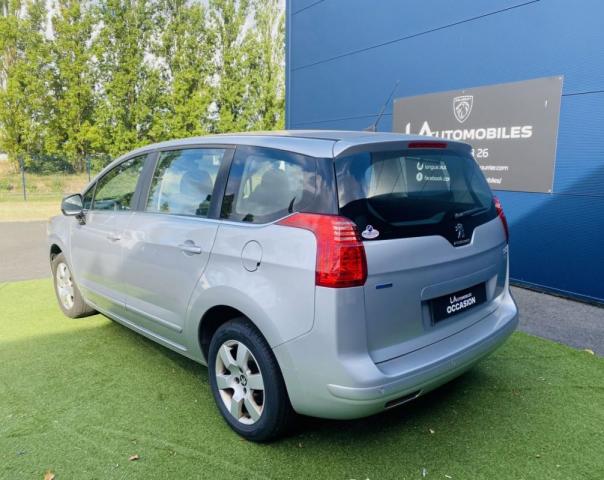 Peugeot 5008 image 2