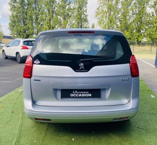 Peugeot 5008 image 1