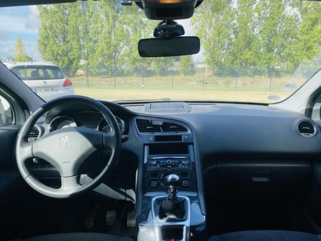 Peugeot 5008 image 3