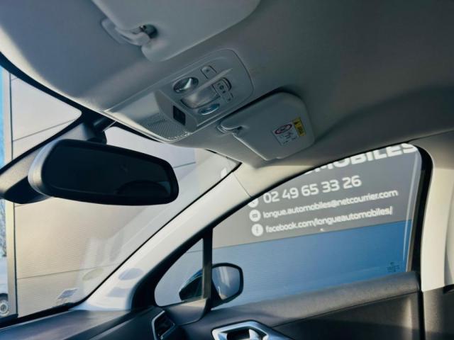 Peugeot 2008 image 1
