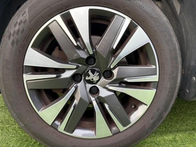 Peugeot 2008 image 8
