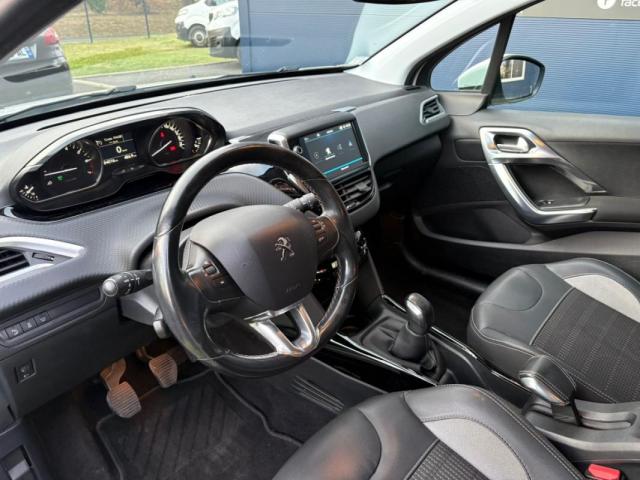 Peugeot 2008 image 2