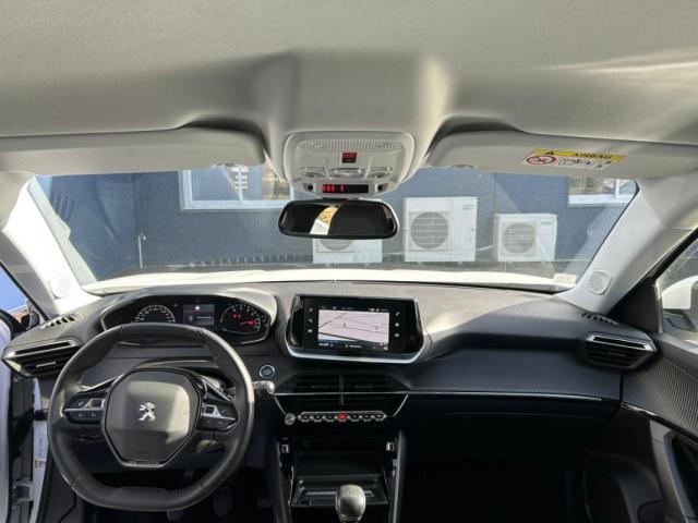 Peugeot 2008 image 3