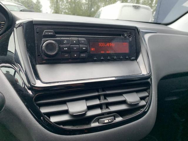 Peugeot 208 image 1