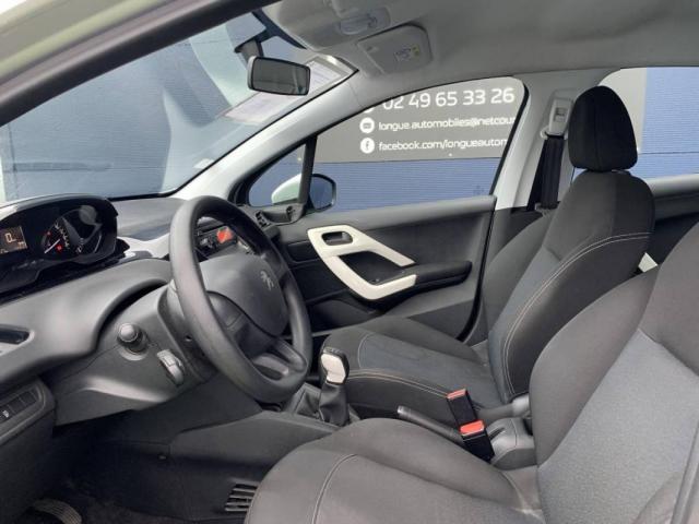Peugeot 208 image 2
