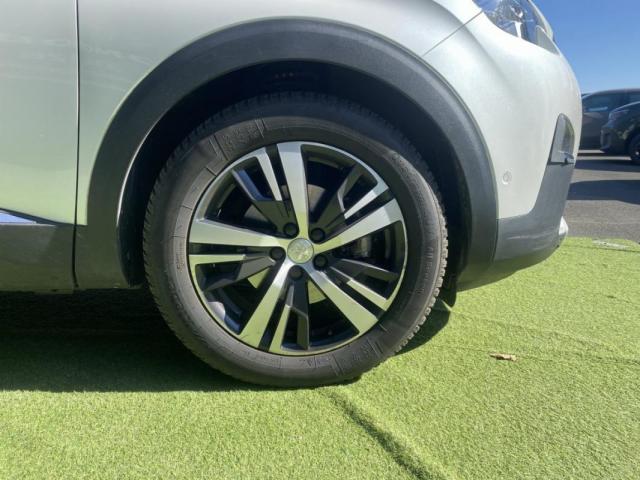 Peugeot 3008 image 2