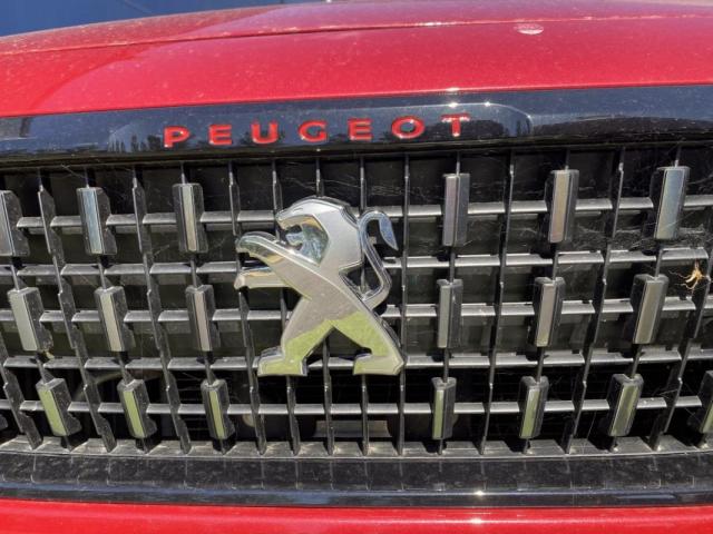 Peugeot 2008 image 2