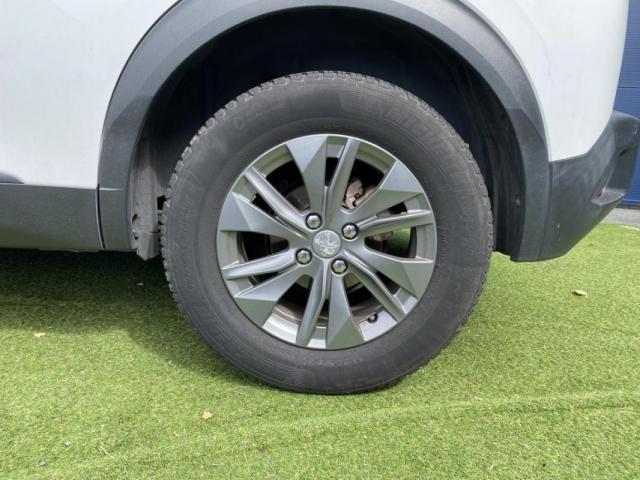 Peugeot 2008 image 2