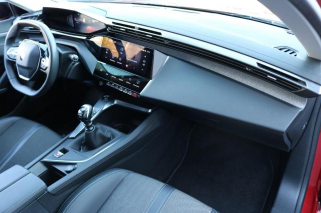 Peugeot 308 image 2