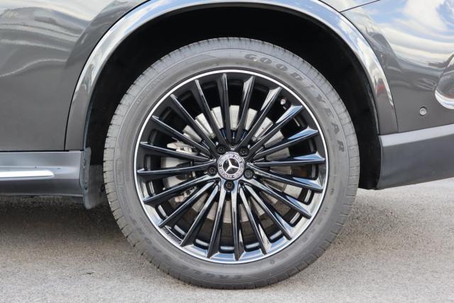 Mercedes Benz Glc image 4
