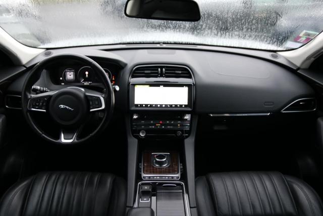 Jaguar F-Pace image 5
