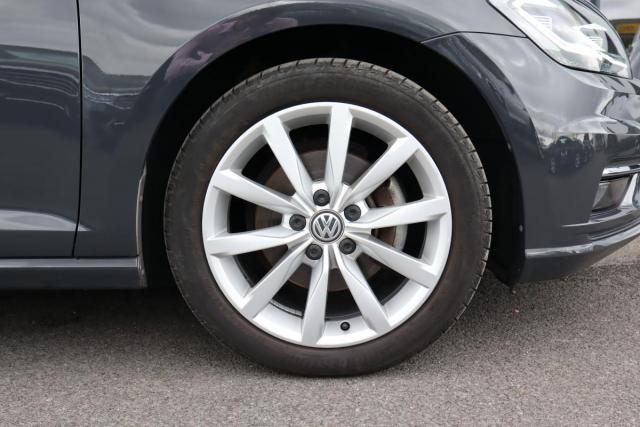 Volkswagen Golf image 2