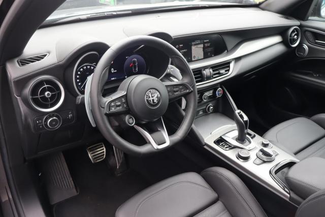 Alfa Romeo Stelvio image 5