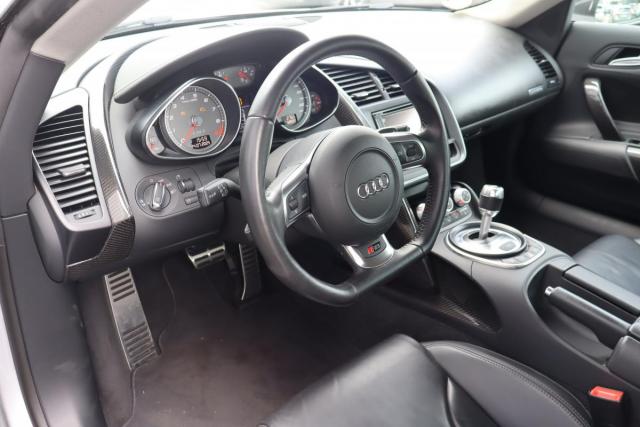 Audi R8 image 8