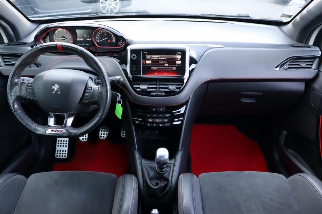 Peugeot 208 image 2