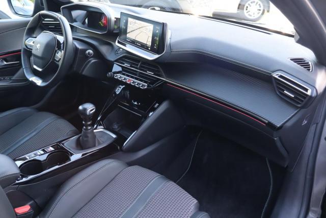 Peugeot 208 image 1