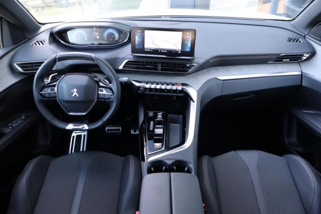Peugeot 3008 image 2