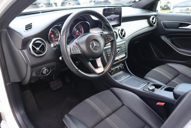 Mercedes Benz Gla image 9