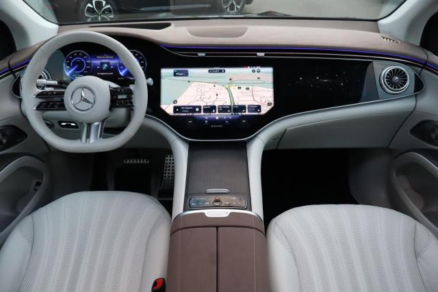 Mercedes Benz Eqs image 3