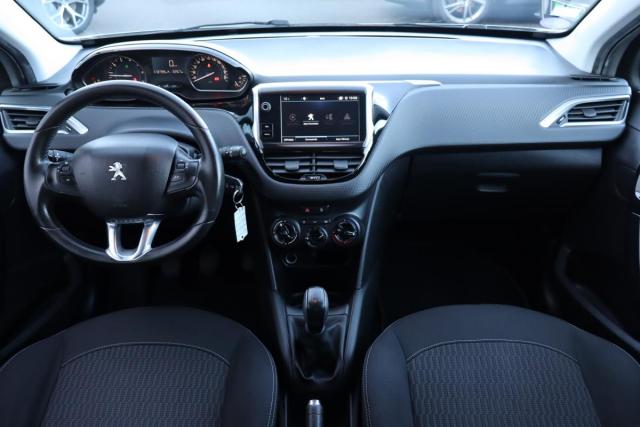 Peugeot 208 image 3