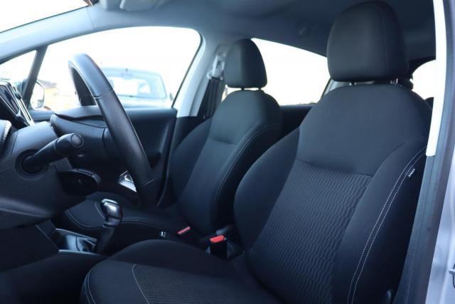 Peugeot 208 image 4