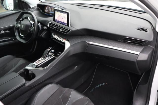 Peugeot 3008 image 8