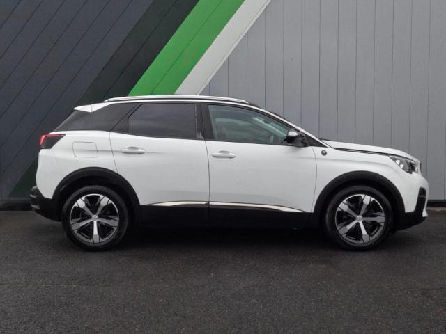 Peugeot 3008 image 2