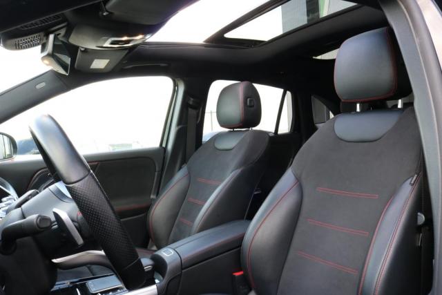 Mercedes Benz Gla image 1