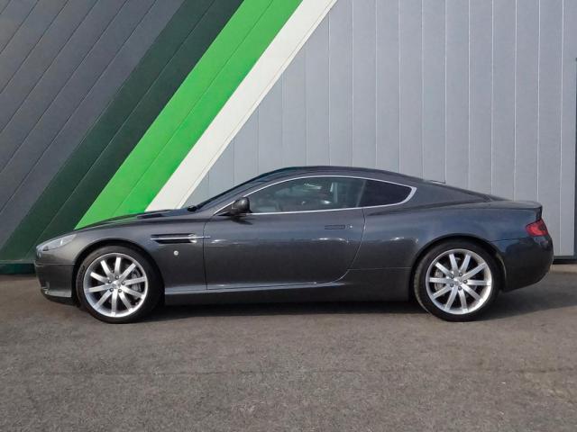 Aston Martin Db9 image 5