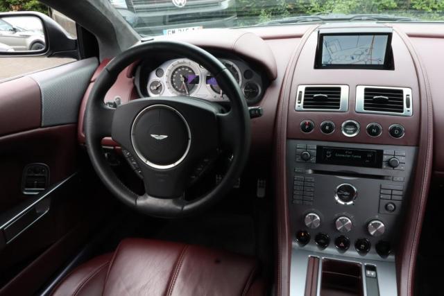 Aston Martin Db9 image 4