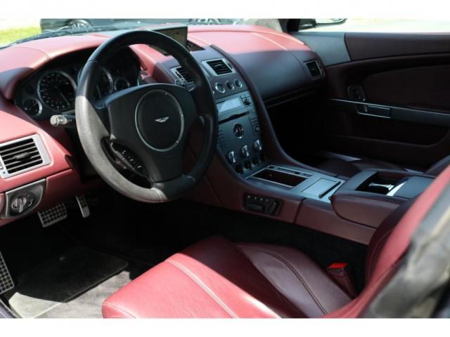 Aston Martin Db9 image 7