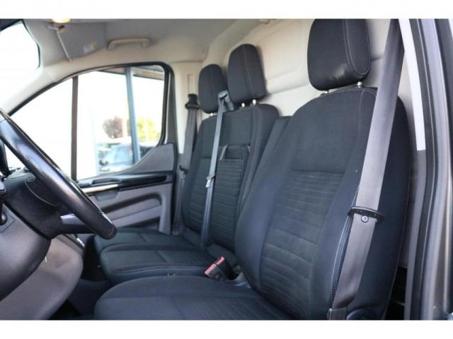 Ford Transit Custom image 2