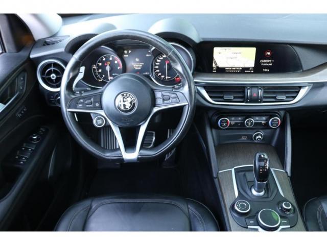 Alfa Romeo Stelvio image 9