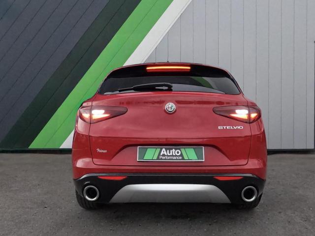 Alfa Romeo Stelvio image 5